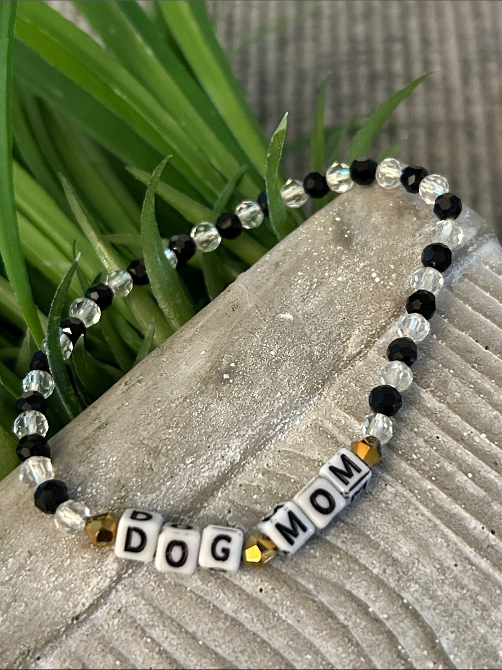 Dog Mom Beaded Pet Lover Stretch Bracelet - Black & Clear beads & square letters